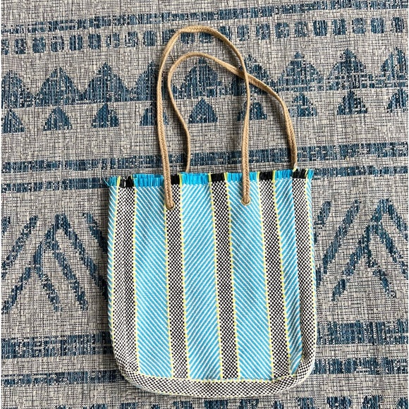 Woven Beach/ Market Tote Multi Colored Good Condition - Picture 2 of 7
